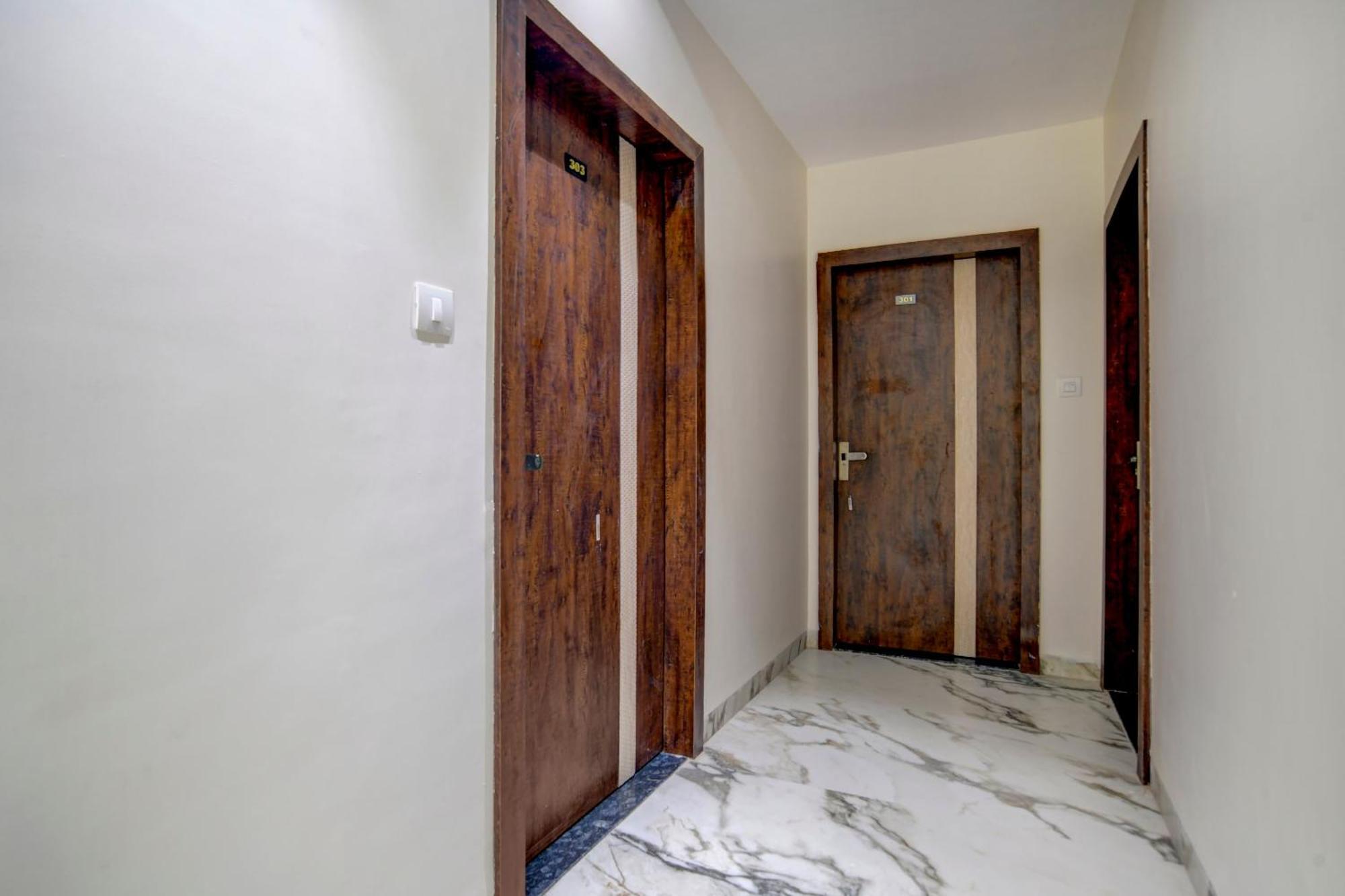 Capital O Abri Krishna Hotel Indore Exterior photo