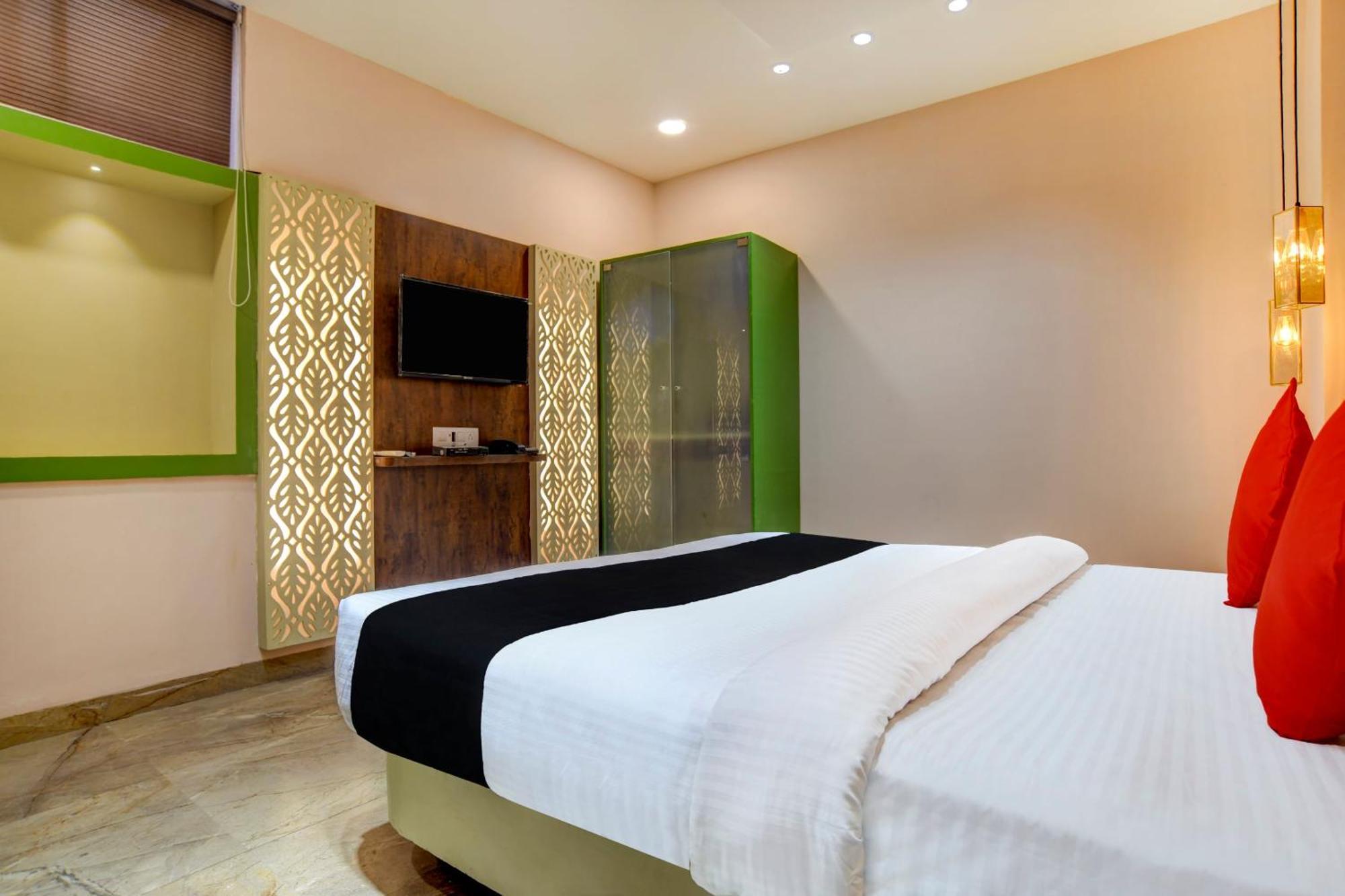 Capital O Abri Krishna Hotel Indore Exterior photo