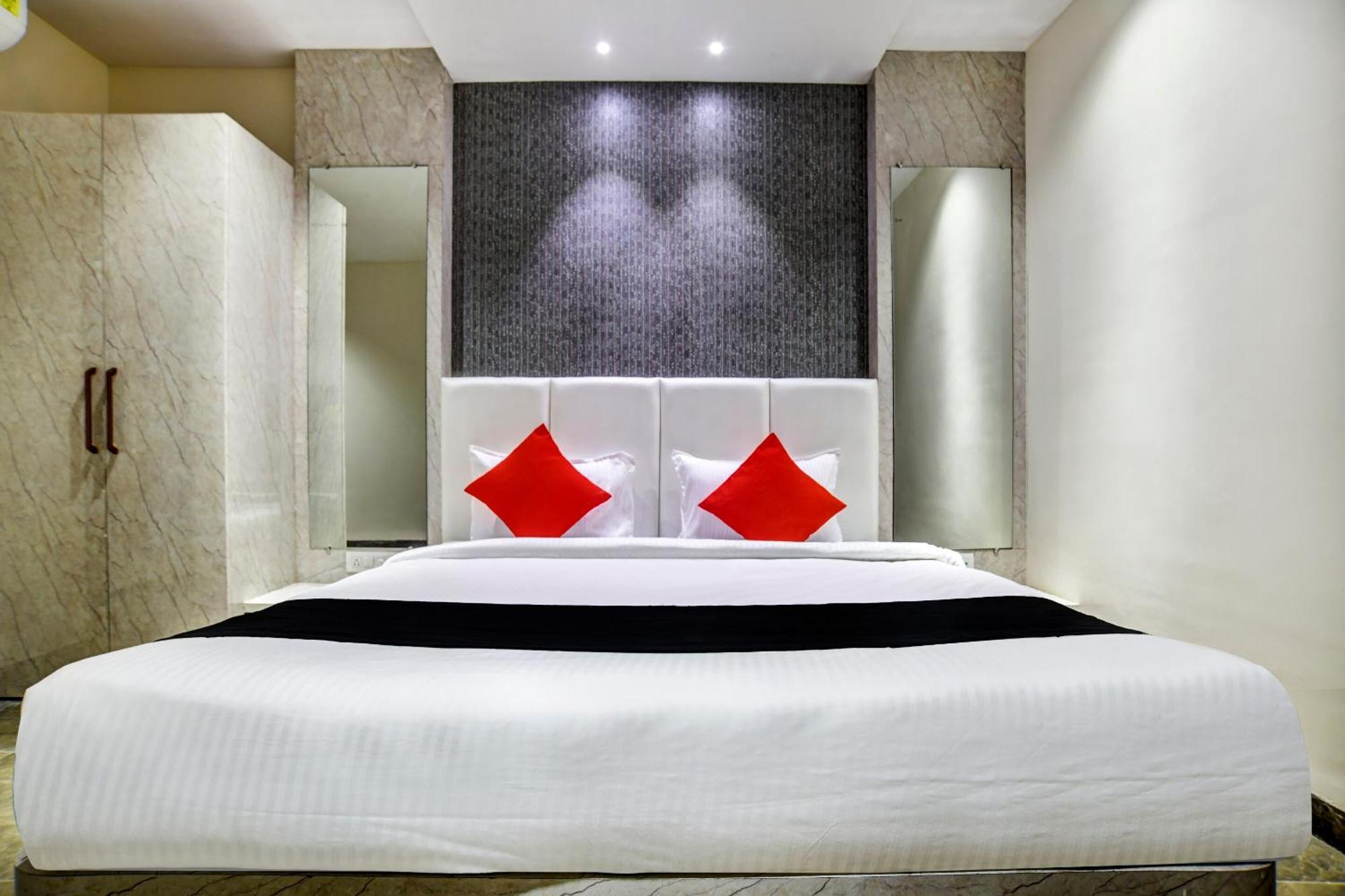 Capital O Abri Krishna Hotel Indore Exterior photo